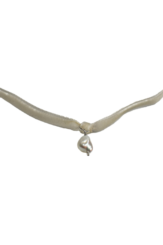 No Wallflower Project Baroque Freshwater Pearl Velvet Choker Ivory