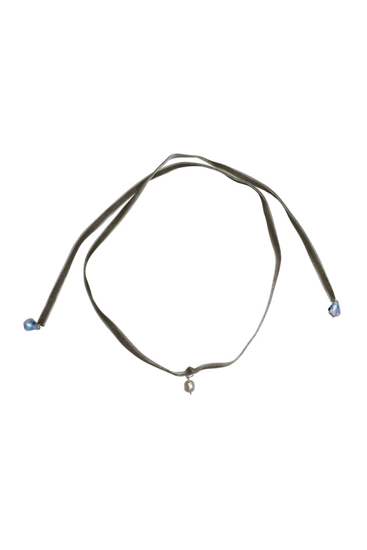 No Wallflower Project Velvet Baroque Freshwater Pearl Choker Necklace Grey Silver